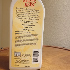 Burt's Bees 保湿身体乳推荐，干皮救星🌟