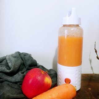 每日鲜榨🍹胡萝卜苹果汁...