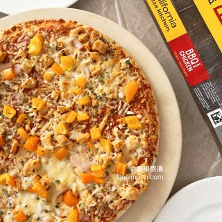 California Pizza Kitchen Thin Crust Bbq Recipe Chicken Frozen Pizza - 14.7oz : Target