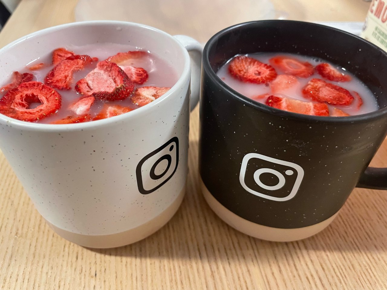 自制的pink drink饮料...