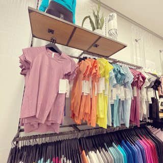 晒Lululemon店里的时尚+粉热裤 ...
