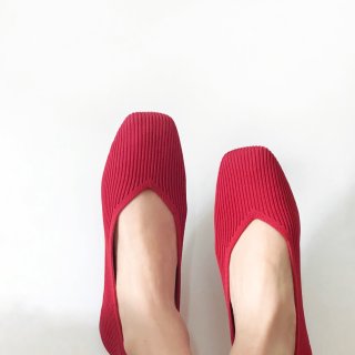 春夏必备的一抹红♥️—VIVAIA小红鞋...