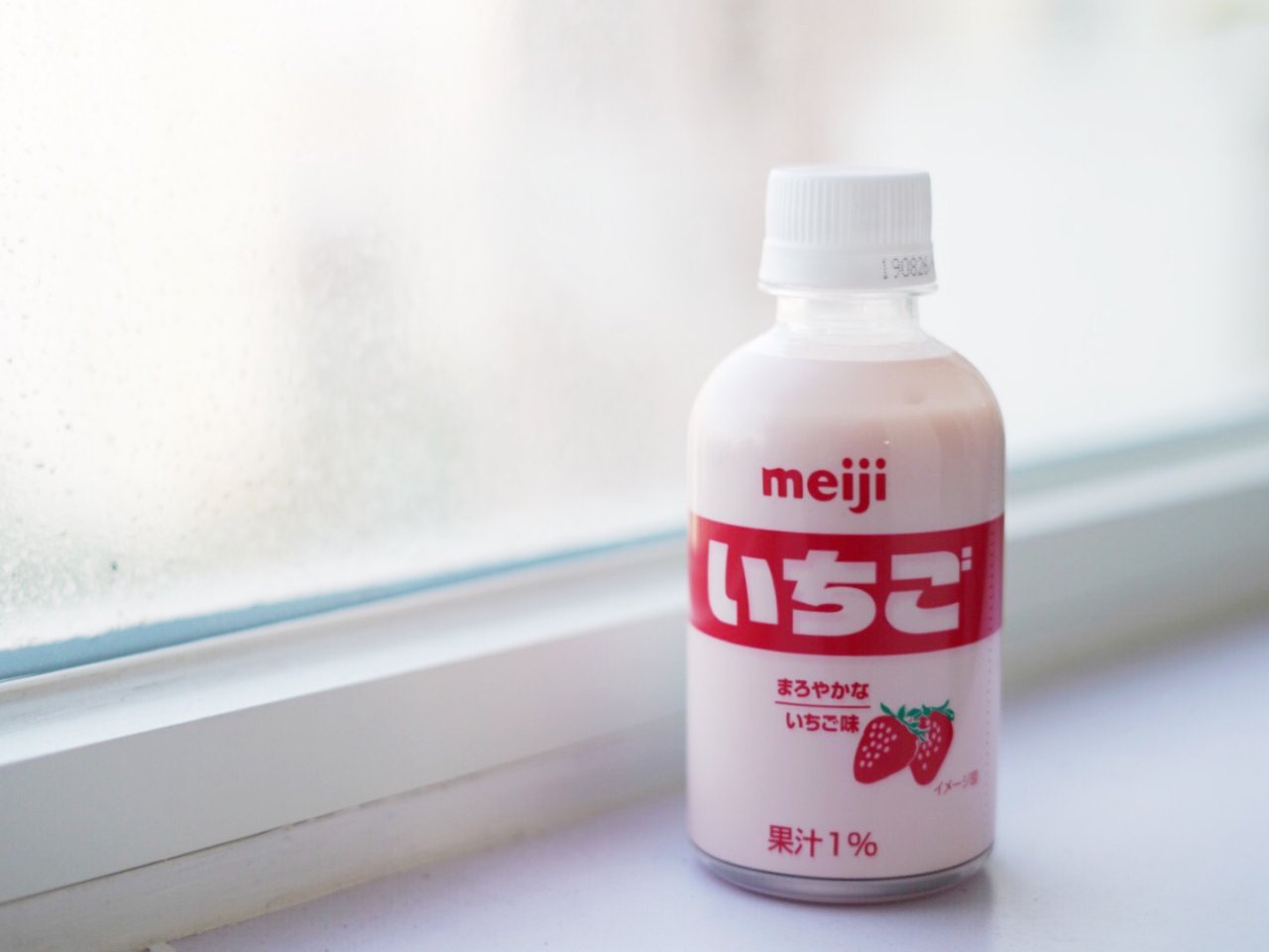 Meiji 明治,草莓牛奶