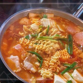 韩式料理【部队锅】...