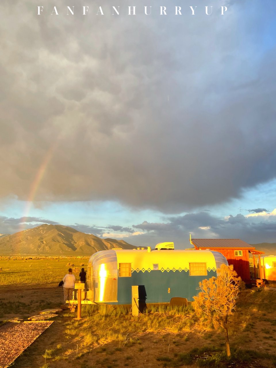 新墨西哥州 ☁️ 创意房车里看晚霞和彩虹...