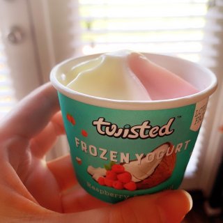 终于买到Twisted 冻酸奶...
