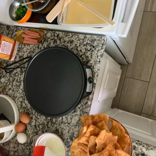 豪华煎饼果子，脆皮也要自制哦...