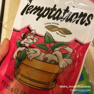 Temptations Cat Treats 3 Flavor Variety with Toy Bundle, 1 Each: Chicken Flavor Hairball Control, Creamy Dairy, and Blissful Catnip (2.1-3 Ounces). : Pet Supplies