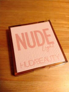 试色 | Huda Beauty Nude Light