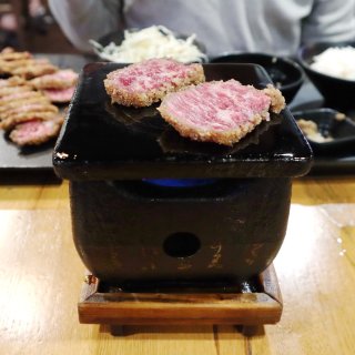 南加州羅蘭崗日式石板烤牛肉專賣店Kobe...