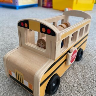 2岁玩具推荐｜木头校车，超级好的假想玩具...