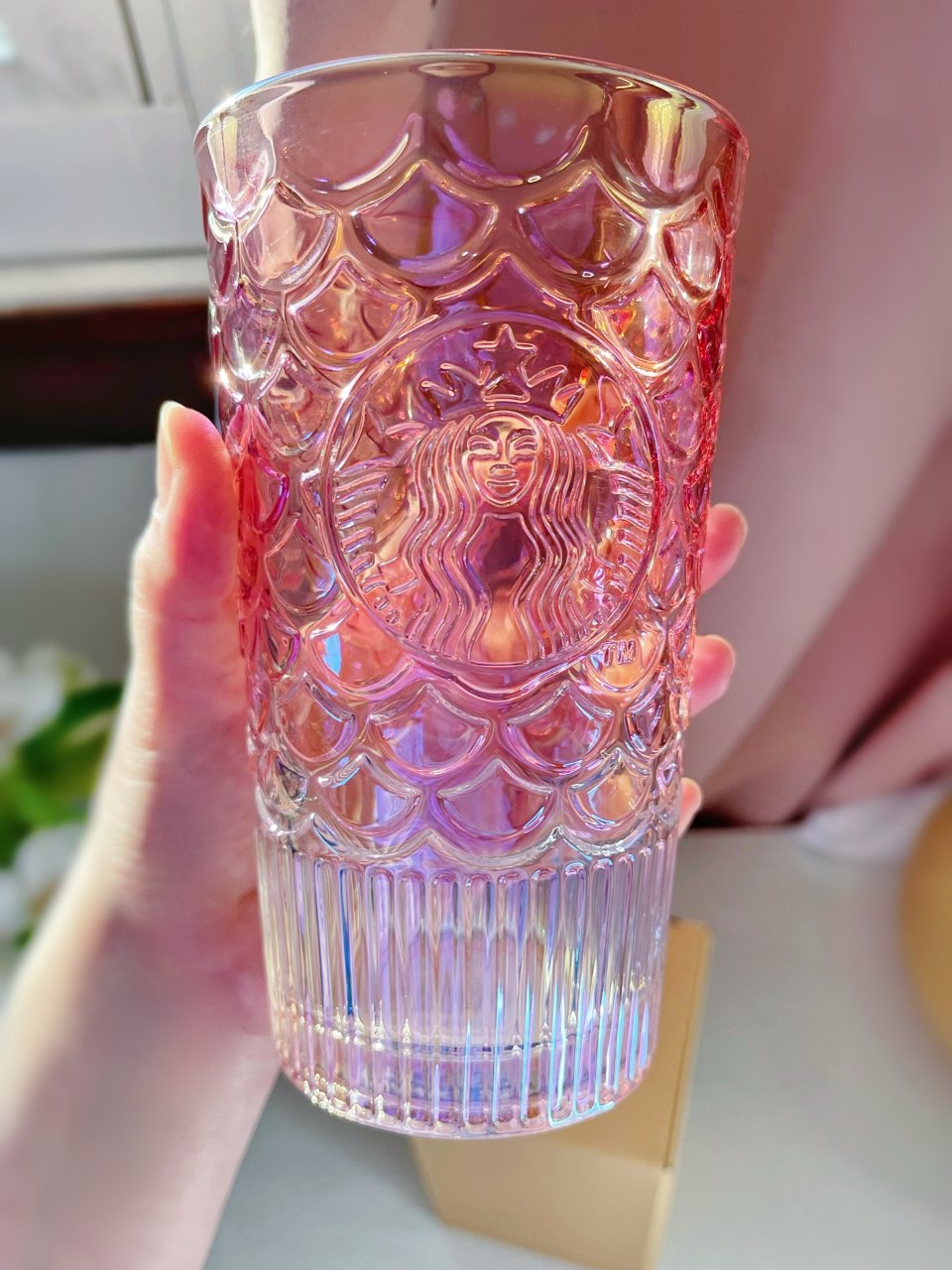 starbucks粉色美人鱼玻璃杯真的美...