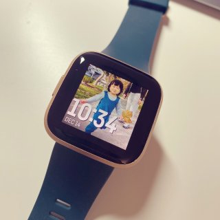 带娃离不开的Fitbit智能手表...