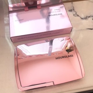 粉粉的Hourglass盤，超級美貌...
