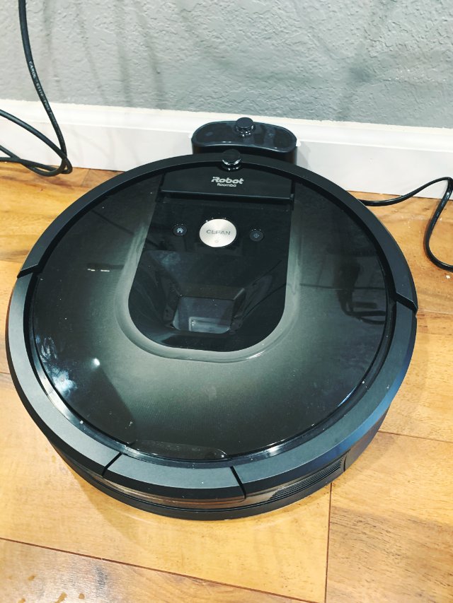 irobot985还是Dyson吸尘器？