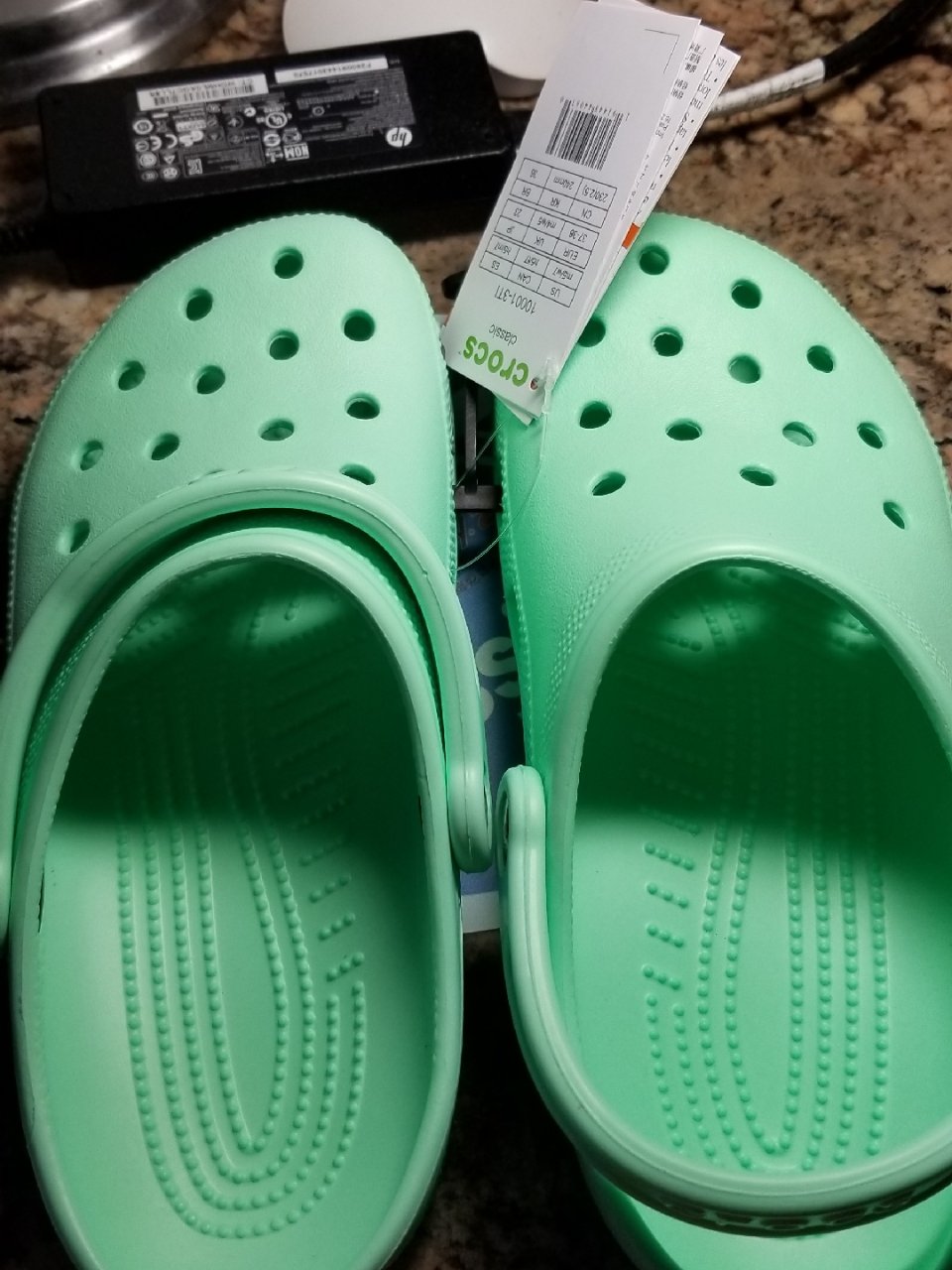 Free crocs shoe fina...