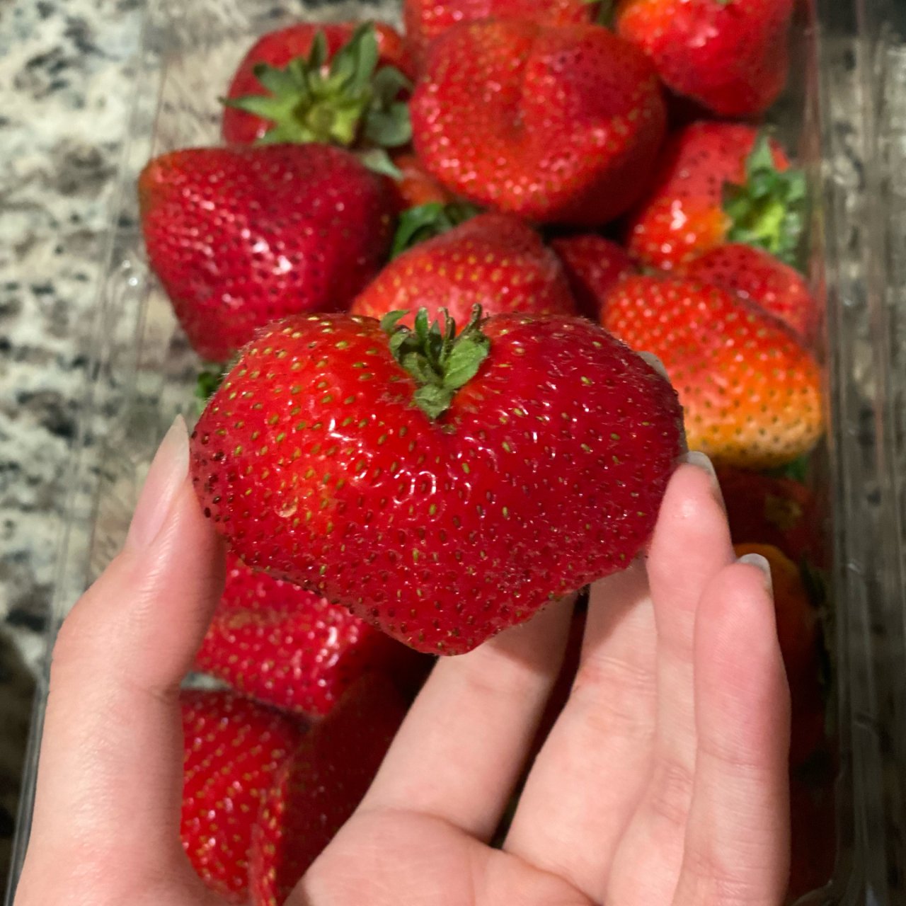 Costco草莓季 偶然买到的心形大草莓...