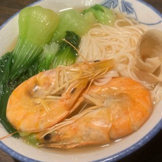 晚餐煮碗鲜虾🦐汤面🍜好吃养胃...
