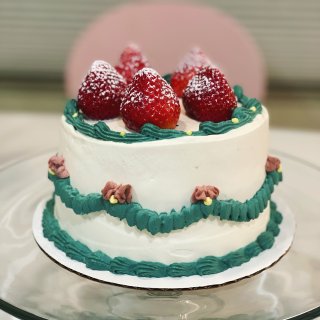 【烘焙】第一个完全自己制作完成的裱花蛋糕...