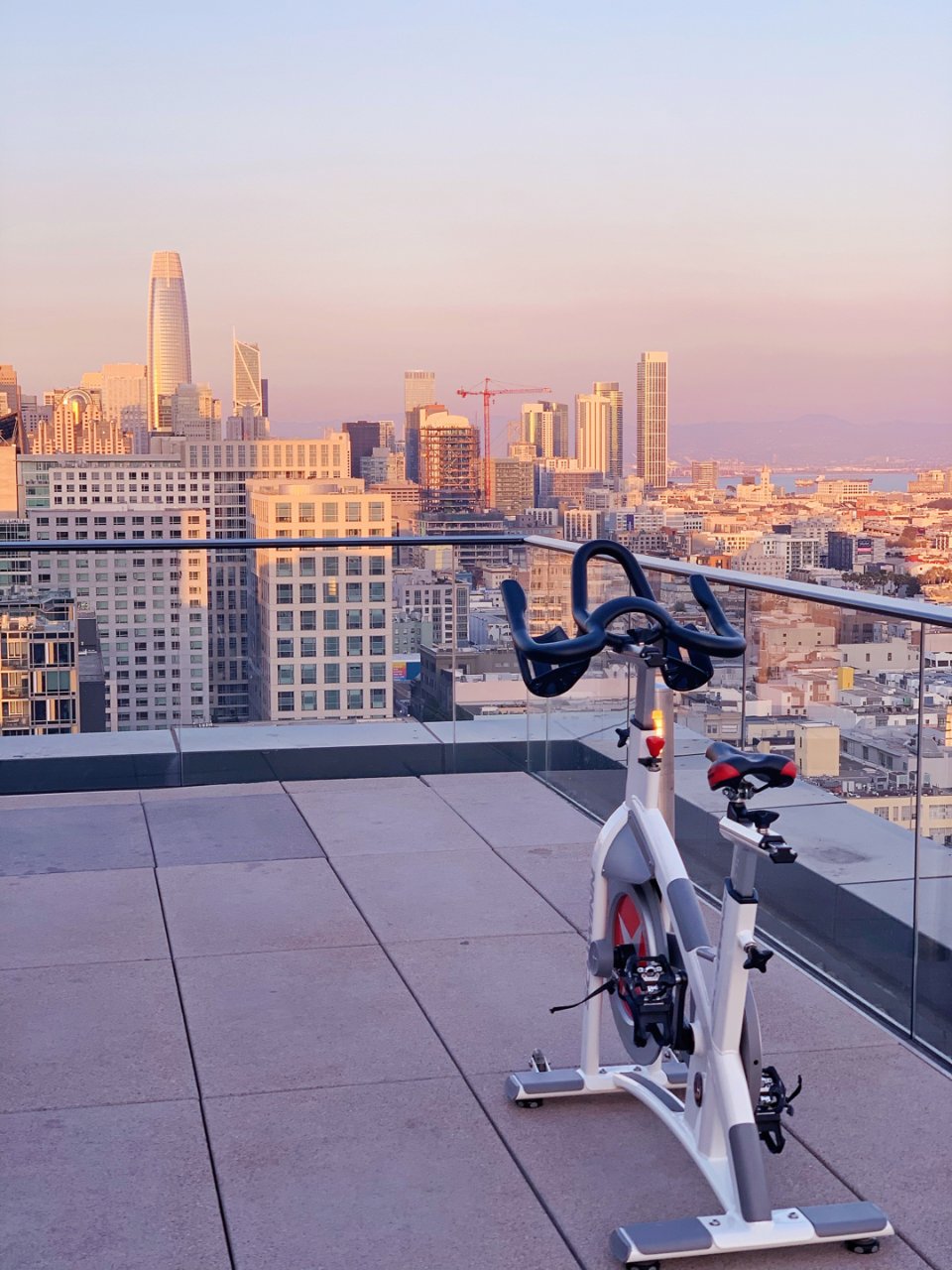 🌉旧金山不一样的万圣节🌈看着天际线骑单车...