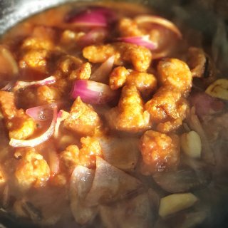 用麦户卡蜂蜜制作的 经典粤菜咕噜肉...