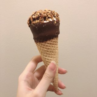 雀巢甜筒冰淇淋｜原来冬天吃冰淇淋也可以这...