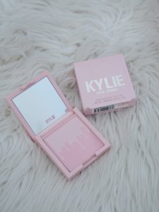 kylie cosmetics 平價明星化妝品
