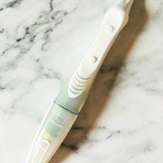 Oral B 电池电动牙刷...