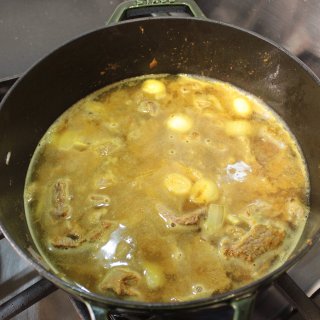 家属教我做了一道铸铁锅版印度黄咖喱牛肉 ...