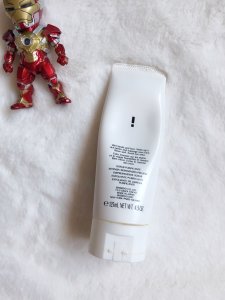  Shiseido Men—磨砂洗面奶