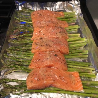 今日份晚餐- baked salmon...
