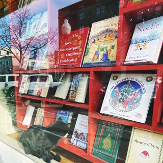 Lawerence Local-猫猫书店...