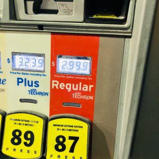 第一次在Chevron加油，油价$2.9...