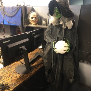 办公室的Halloween...