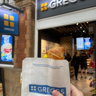 早餐04-Greggs sausage ...