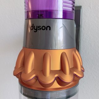 Dyson V15 超级好用的吸尘器...