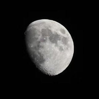 拍月亮🌙｜老公试拍新镜头 拍的一组月亮...