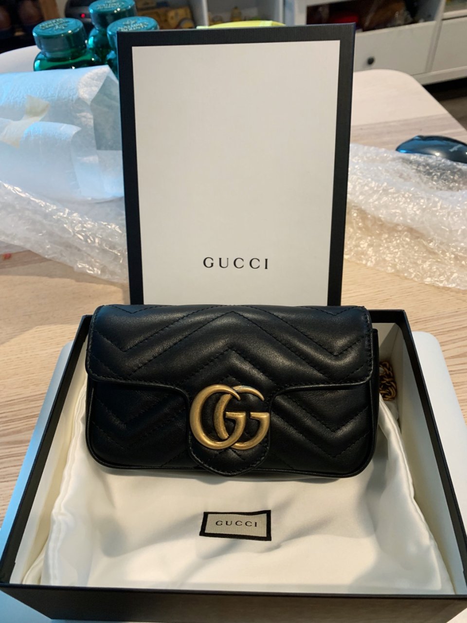 Gucci 古驰,750美元