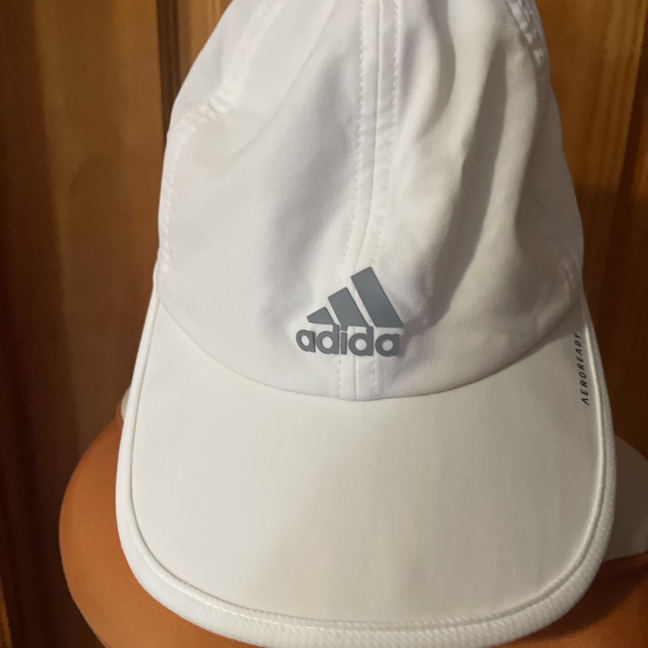 Adidas这款运动帽｜真的轻薄·😘...