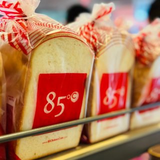 85度C：二月买咖啡送面包🥯生日月面包...
