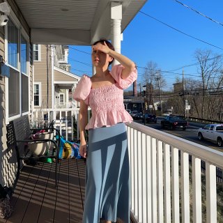 多热啊啊，热到我六点下班在门外拍照手机闪...