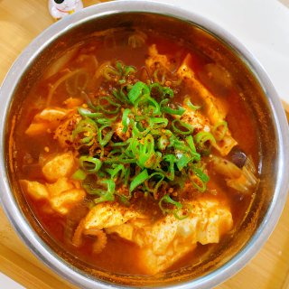 今天吃的是韩式海鲜豆腐锅🥰🥰｜微辣超级下...