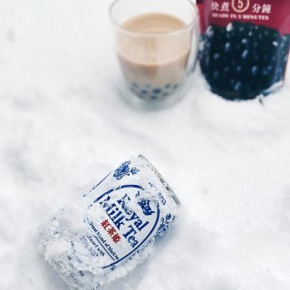 在雪中寻宝它，”红茶姬奶茶”...