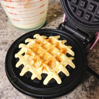 Mini Waffle Maker 