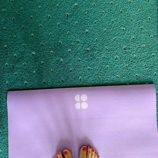 地毯上也不移位的瑜伽垫...