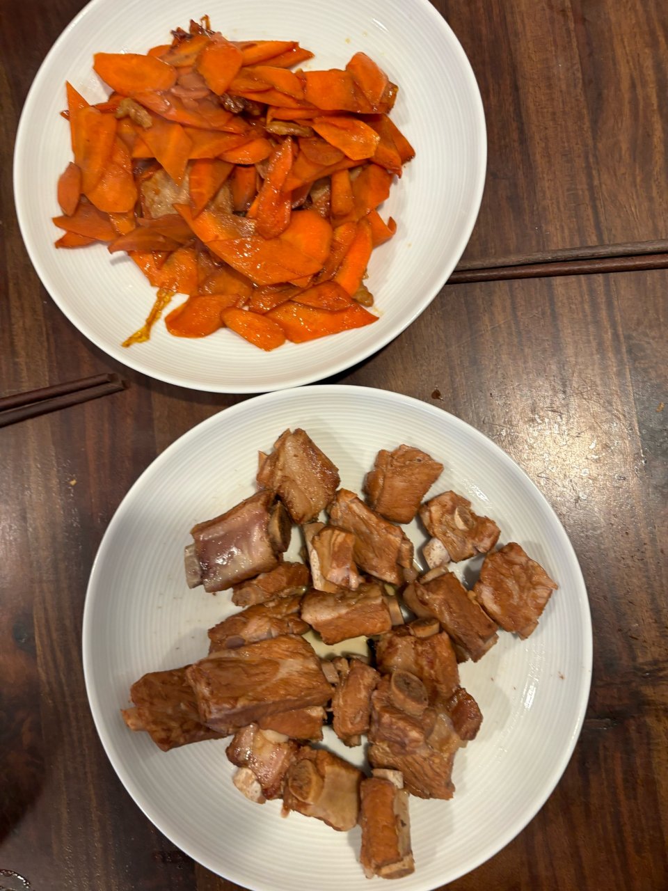胡萝卜和排骨