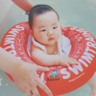 婴儿用游泳圈🍩让宝贝儿爱上水💕...