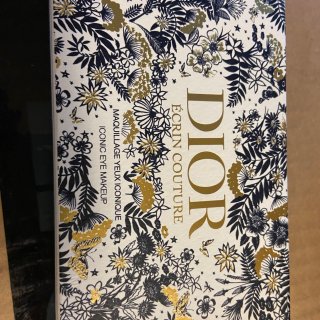 Dior圣诞限定眼影...