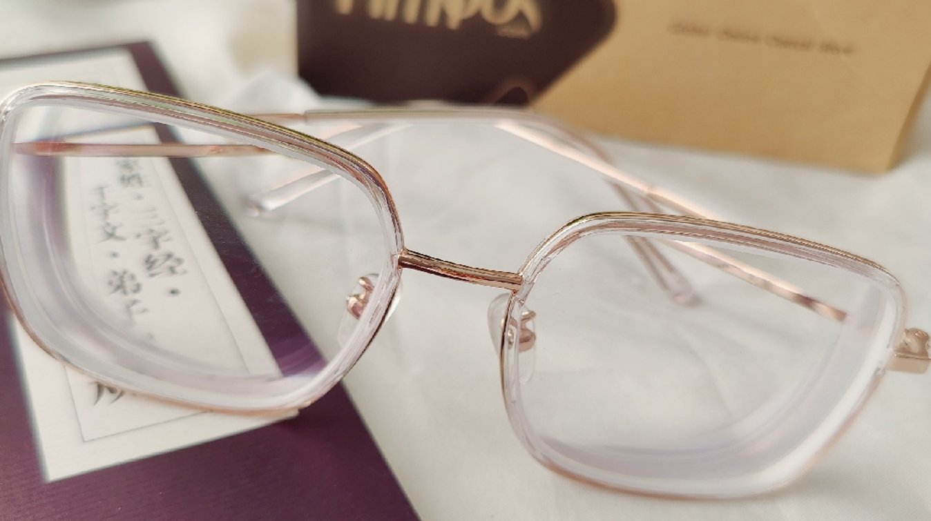 今天我是可盐可甜的眼镜毛