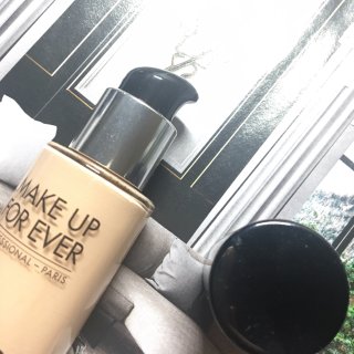 Make up for ever 粉底液...